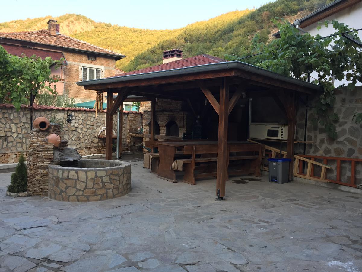 Elenite Guesthouse Gotse Delchev Esterno foto